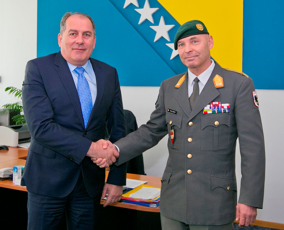 Minister Mektic greets Maj Gen Waldner