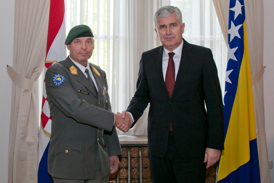 Maj Gen Waldner is greeted by Dragan Čović