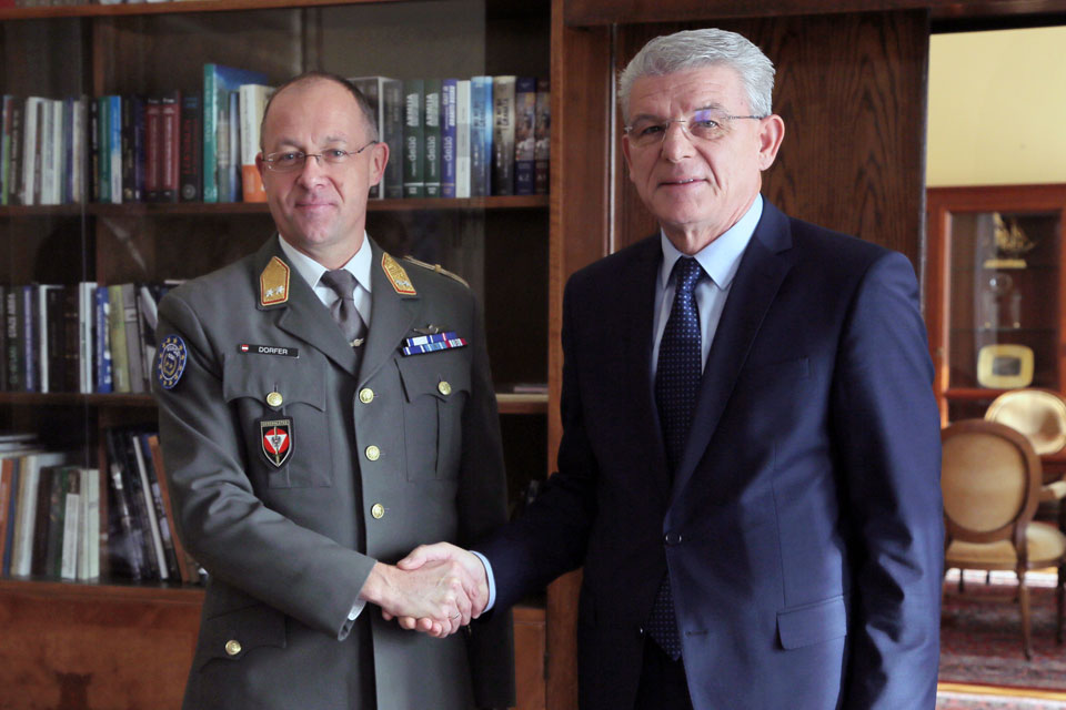 EUFOR Commander meets Member of BiH Presidency Dzaferovic