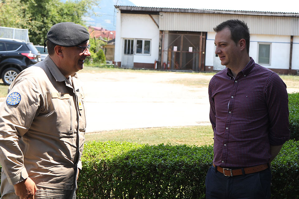 COMEUFOR, Major General Platzer, during the inspection of the facility
