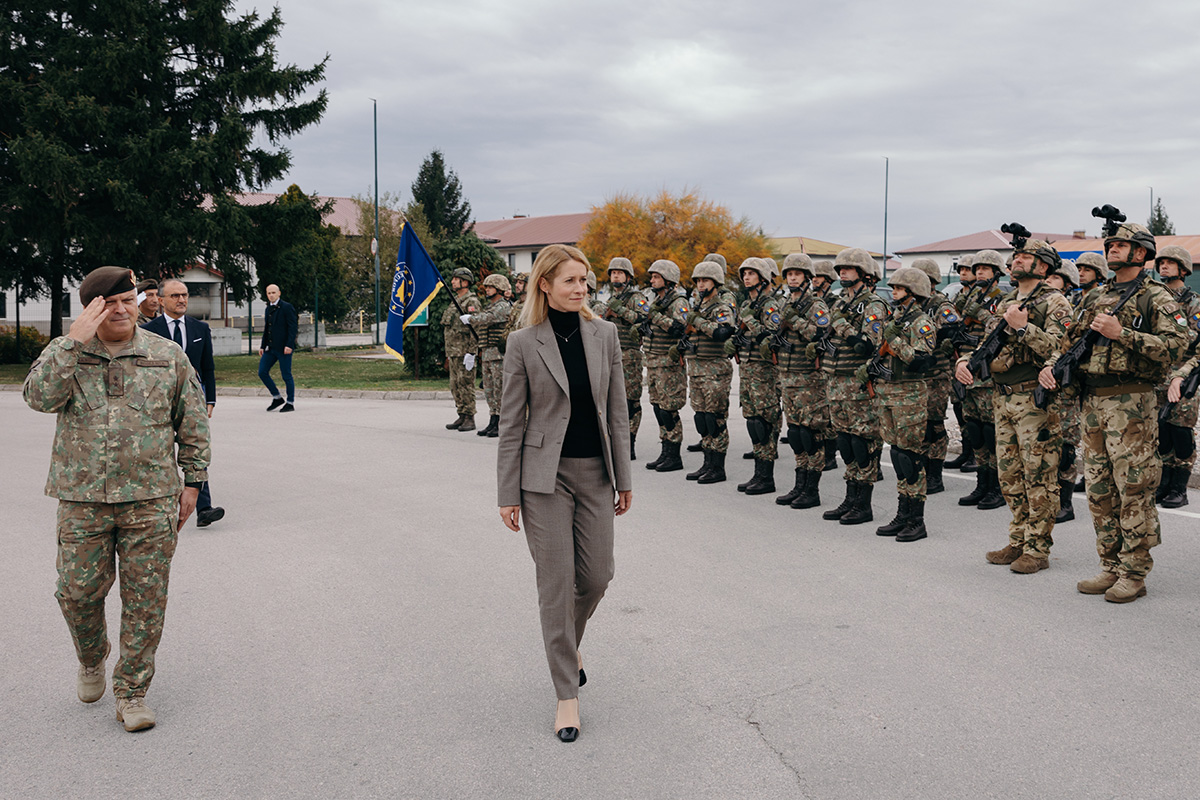 Major General Florin Marian Barbu and H.E. Luigi Soreca warmly welcomed Ms. Kaja Kallas at Camp Butmir