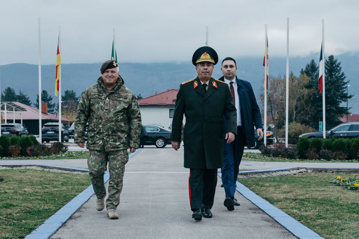 COM EUFOR Meets Azerbaijan’s Defence Minister at Camp Butmir
