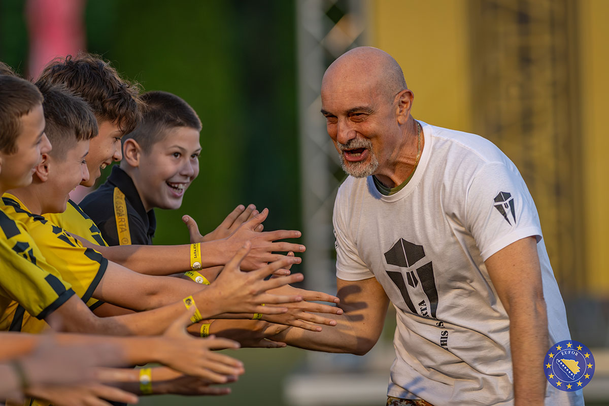 ЕУФОР подржава пријатељство без граница на фудбалском турниру Sarajevo Trophy 2026