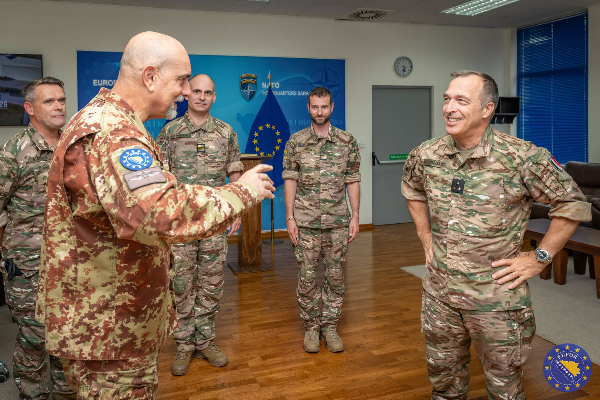 Generalpukovnik Zračnih snaga Francuske posjetio komandu EUFOR-a u bazi Butmir