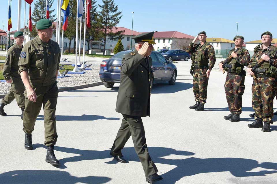 Major General Dieter Heidecker welcomes Lieutenant General Musa AVSEVER in EUFOR Headquarters