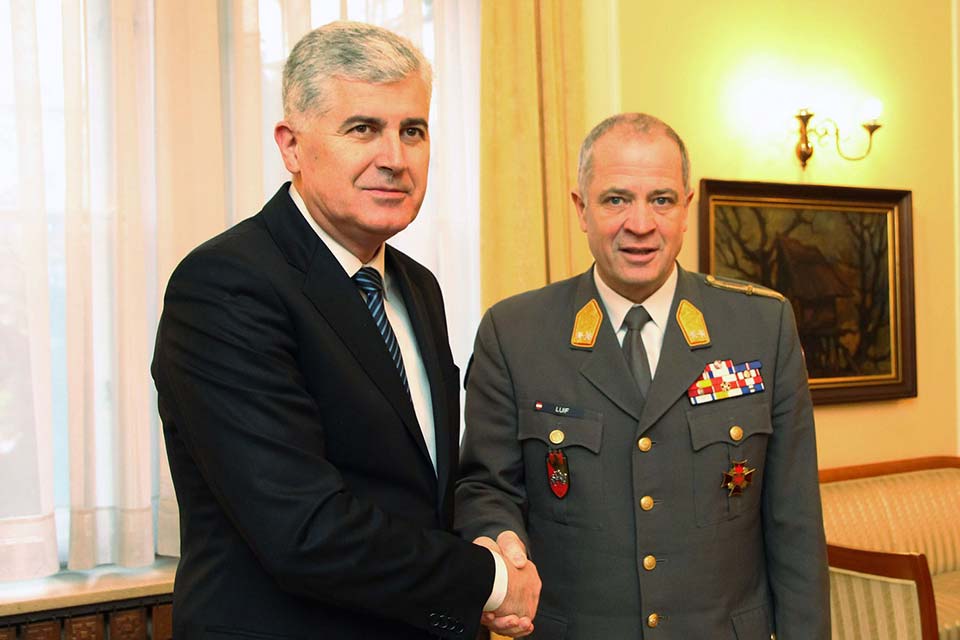 COM EUFOR Major General Luif meets Member of the Presidency of BiH, Mr Dragan Čović