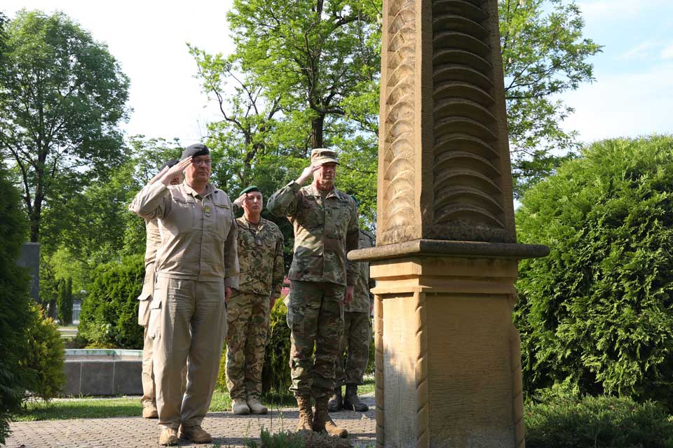 COMEUFOR, Major General Alexander Platzer and COM NATO HQ Sarajevo, Brigadier General Eric Folkestad commemorate fallen soldiers in memorial park