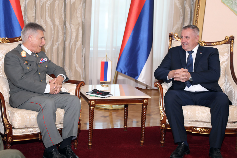 COM EUFOR met with the Prime Minister of Republika Srpska