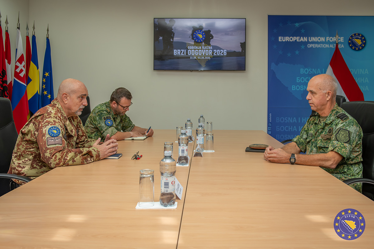 Commander of the Netherlands Joint Force Command Visits EUFOR