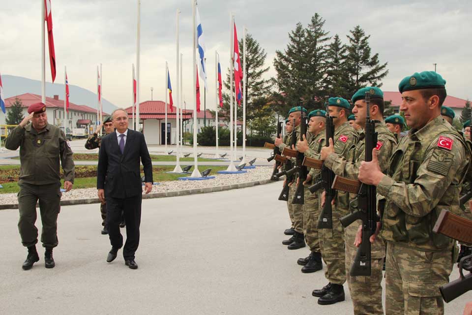 Visit to EUFOR by Minister of Defence of the former Yugoslav Republic of Macedonia (FYROM)