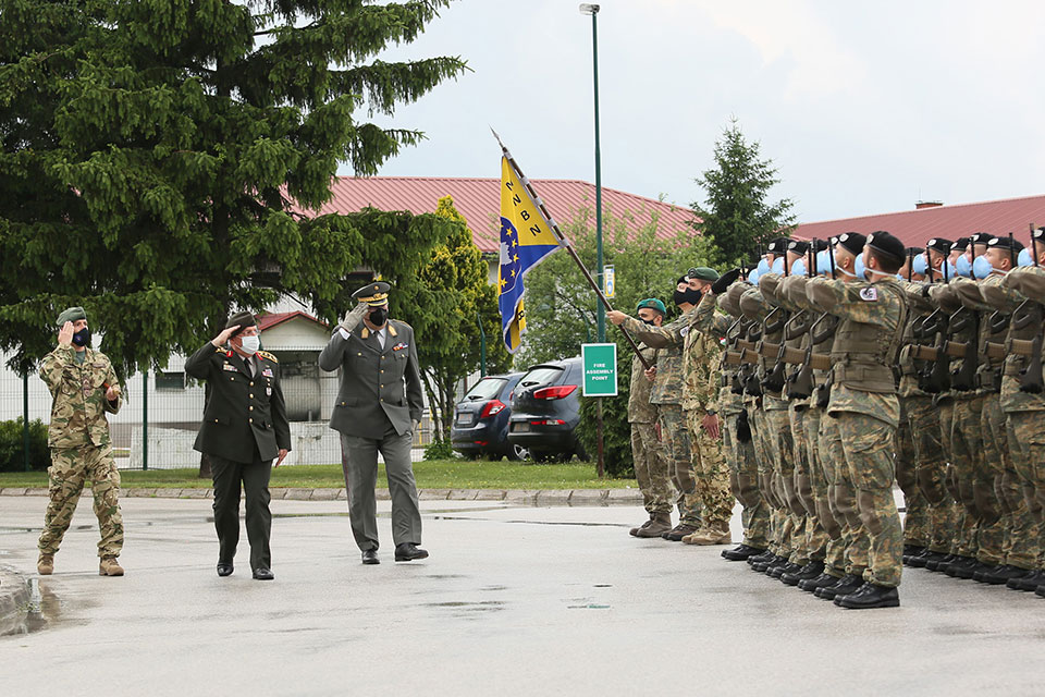 COMEUFOR, Maj Gen Platzer escorts General Güler past the honour guard on his arrival at EUFOR HQ