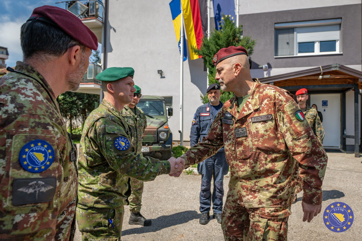 EUFOR Commander Major General Maurizio Fronda visited Liason Observation Team (LOT) in Vlasenica