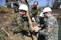 COM EUFOR visits Mobile Training Team and AFBiH engineers working on Bridge Construction in Luzani
